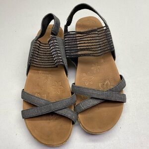 Sketchers GRY Casual Sandals, 9 Winter Sale